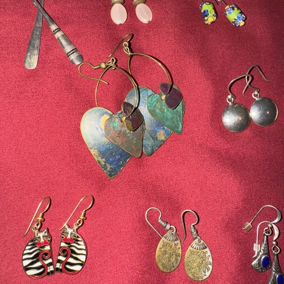 Vintage Earrings set of 17 with pouch - Picture 2 of 7